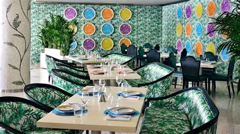 restaurants in palazzo versace dubai|Giardino .